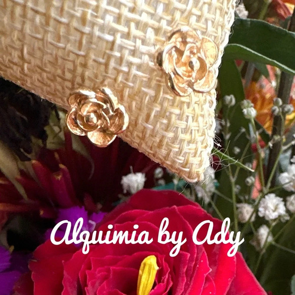 STATEMENT GOLD ROSES STUDS - Picture 1 of 1